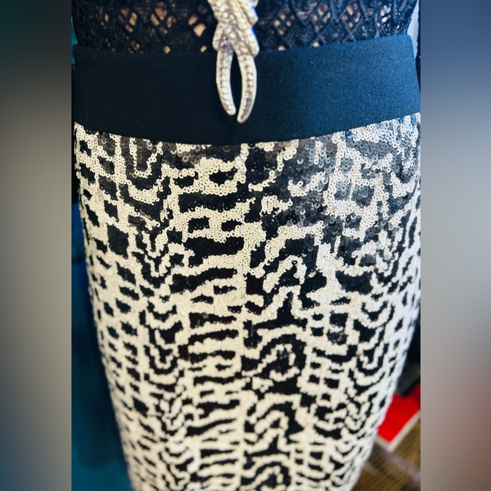The Limited: Black & White Animal Print Sequin Lined Pencil Skirt - Picture 2 of 9